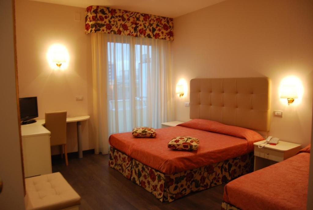Hotel Bahia San Benedetto del Tronto Oda fotoğraf
