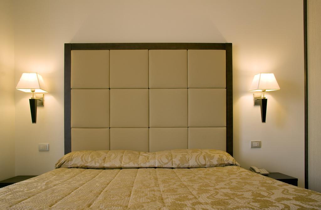 Hotel Bahia San Benedetto del Tronto Oda fotoğraf