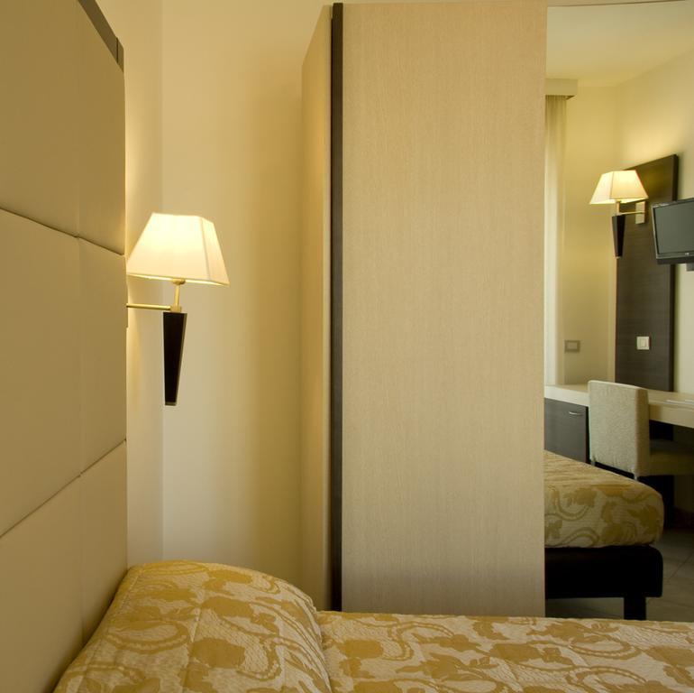 Hotel Bahia San Benedetto del Tronto Oda fotoğraf