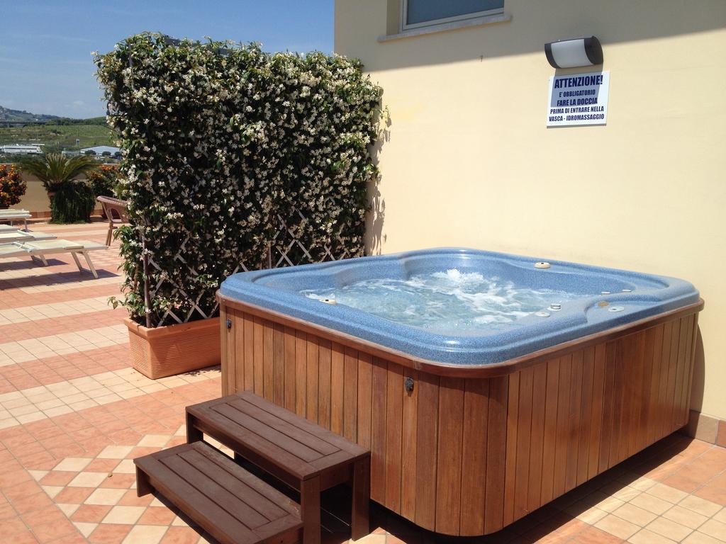Hotel Bahia San Benedetto del Tronto Dış mekan fotoğraf